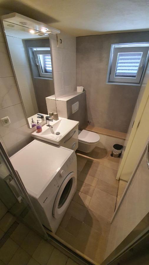 Holiday Home Gustirna Selca  ภายนอก รูปภาพ