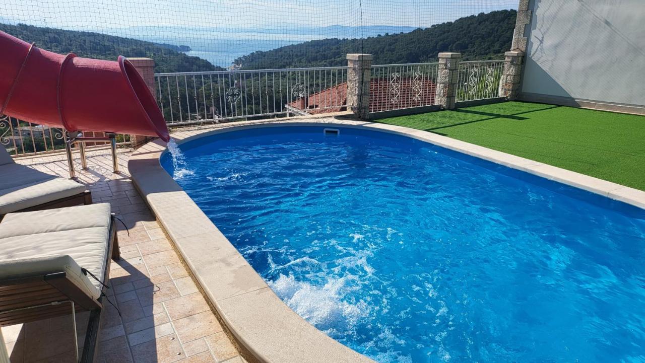 Holiday Home Gustirna Selca  ภายนอก รูปภาพ