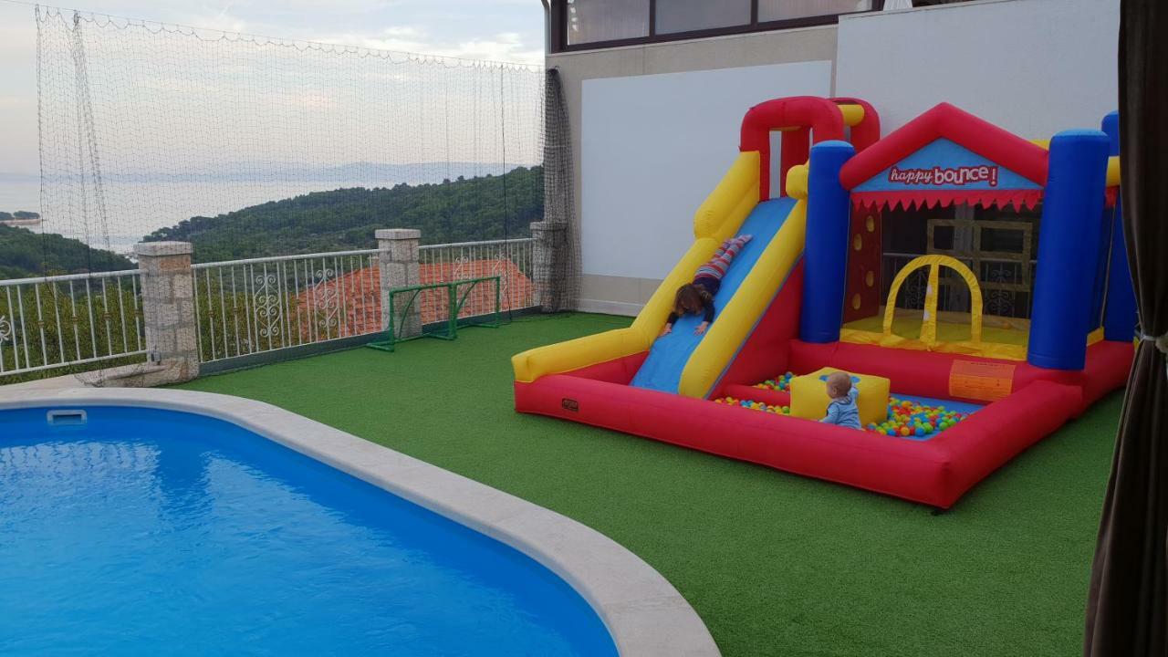 Holiday Home Gustirna Selca  ภายนอก รูปภาพ